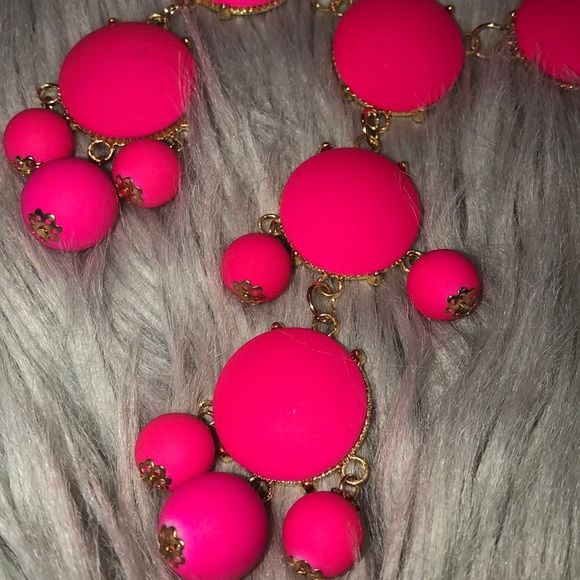 Firm 🔥 Pink Bubble Spring Statement Necklace - Picture 4 of 7